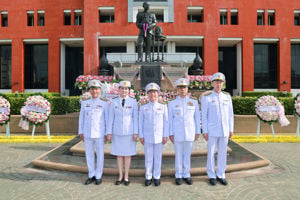 พิธีวางพวงมาลาถวายบังคมพระบรมราชานุสาวรีย์พระบาทสมเด็จพระปรมินทรมหาจุฬาลงกรณ์ พระจุลจอมเกล้าเจ้าอยู่หัว เนื่องในวันปิยมหาราช