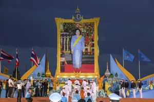 พิธีถวายเครื่องราชสักการะและวางพานพุ่ม พร้อมร่วมจุดเทียนถวายพระพรชัยมงคล เนื่องในโอกาสวันเฉลิมพระชนมพรรษาสมเด็จพระนางเจ้าสิริกิติ์ พระบรมราชินีนาถ พระบรมราชชนนีพันปีหลวง
